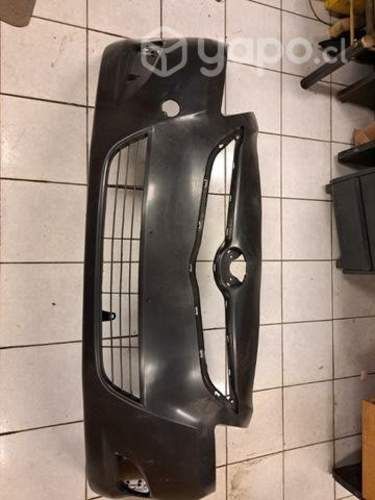 Parachoques delantero TOYOTA YARIS SEDAN NUEVO