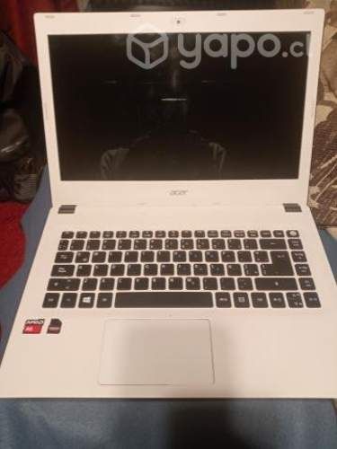 Notebook Acer con SDD 240gb