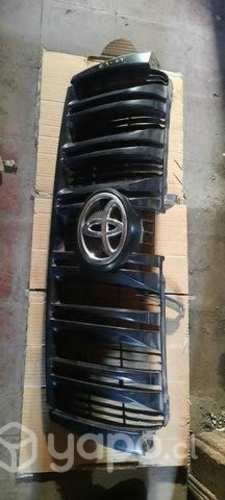 Mascara toyota land crusier prado nueva original