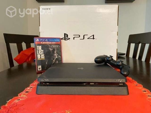 PLAY 4 Slim con 1 TB de memoria y 1 juego