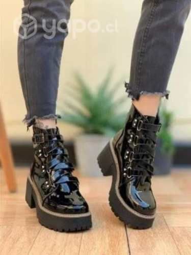 Botines charol mujer