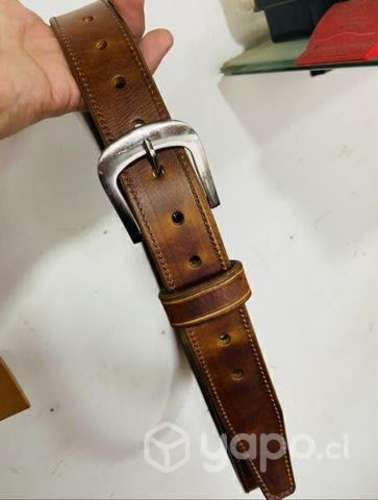 Cinturones de cuero café envejecido