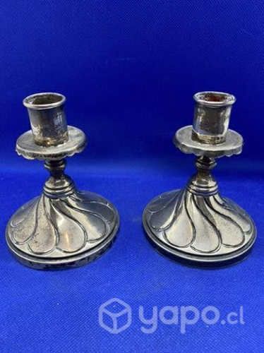 Antiguo par de candelabros de Plata