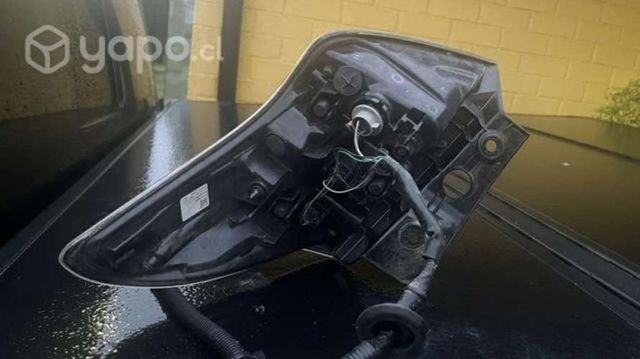 Foco trasero izquierdo toyota rav4 2018