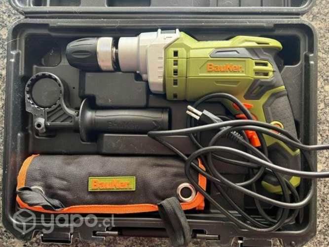 Taladro percutor 900W Bauker