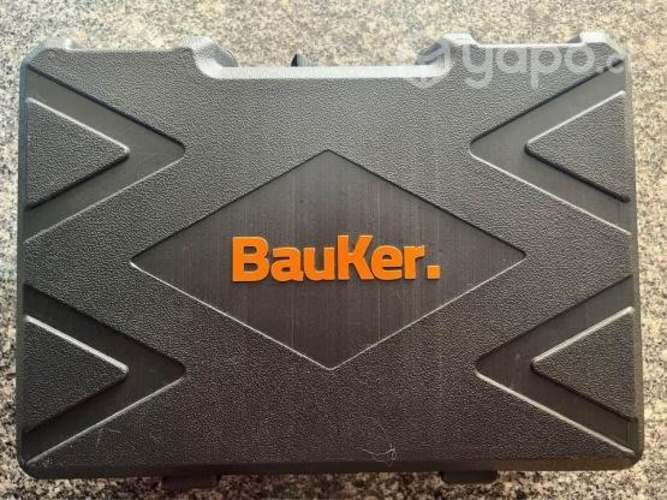 Taladro percutor 900W Bauker
