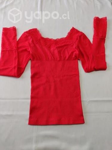 Polera roja elasticada