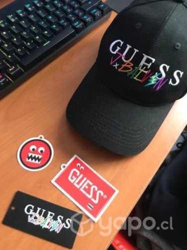 Gorro Guess x J Balvin