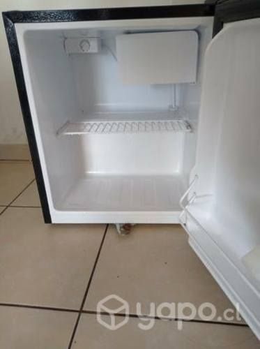 Microondas y frigobar