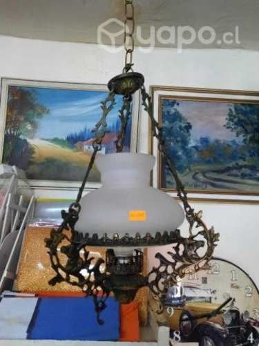 Lámpara Antigua de Bronce con Tulipas