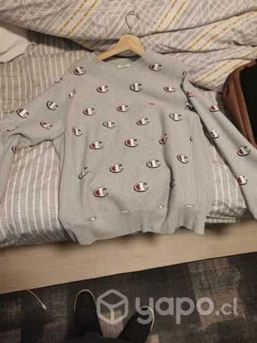 Poleron Champion poco uso