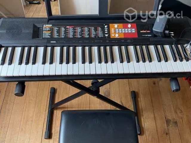 Teclado yamaha nuevo con atril y sillín