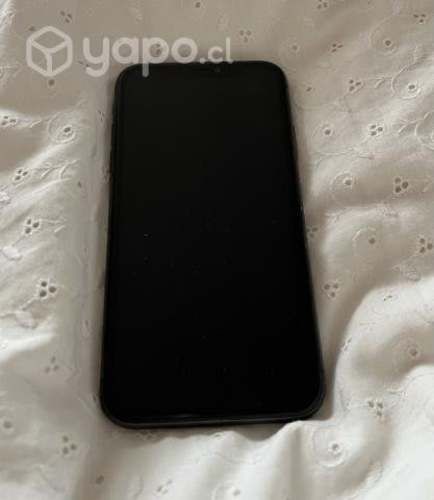 I phone 11 casi nuevo