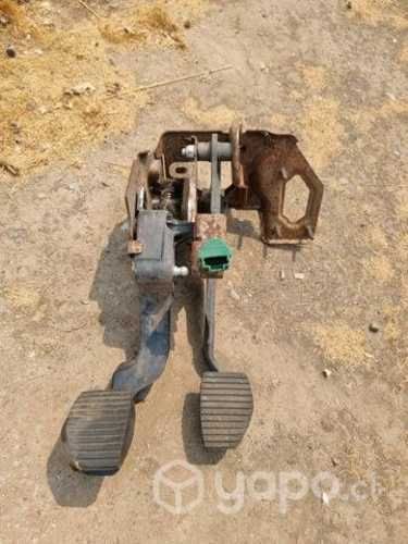Pedales de embrague y freno peugeot 308 año 2017