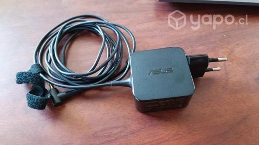 Notebook ASUS M409 14'' Ryzen 5, 12 GB RAM 250 SSD