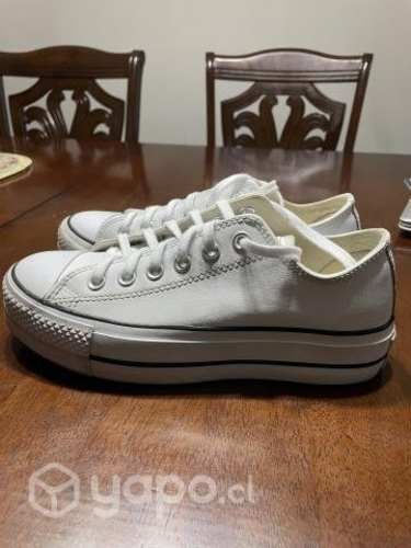 Converse de cuero blancas CASI NUEVAS