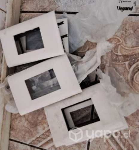 Artefactos bandejas legrand