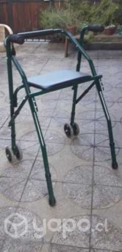 Andador de aluminio 2 ruedas impecable. Muy poco u