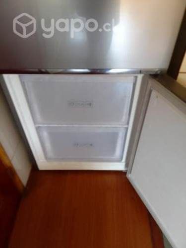 Refrigerador Samsung No Frost 259 L Prácticamente