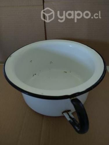 Antigua pelela enlozada ,adorno quincho ,macetero