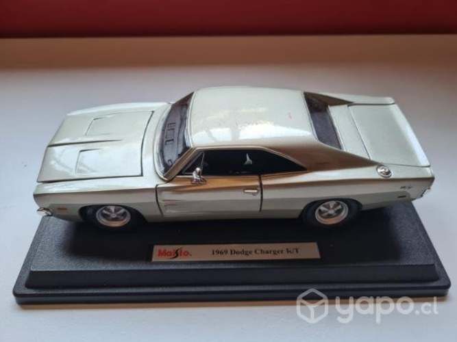 Auto de colección Dodge Charger R/T 1969