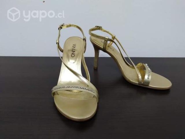 Chalas Via Uno Color dorado N°35 UN SOLO USO