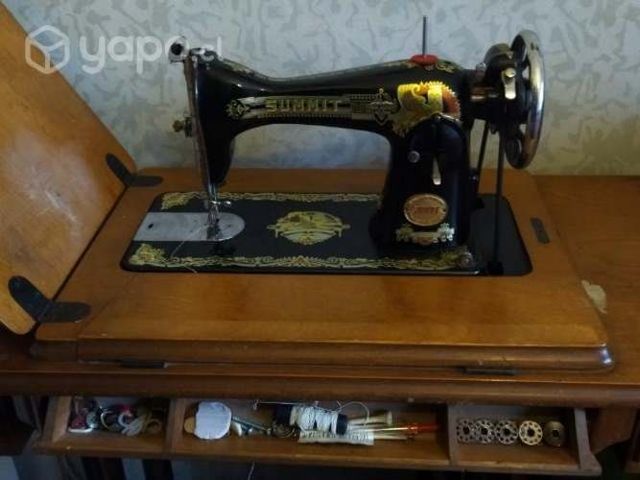 Maquina de coser antigua SUMMIT