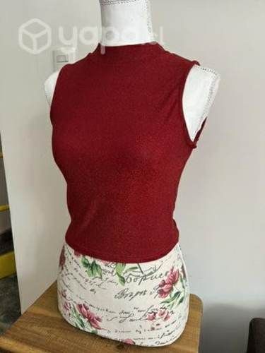 Polera roja de brillantes