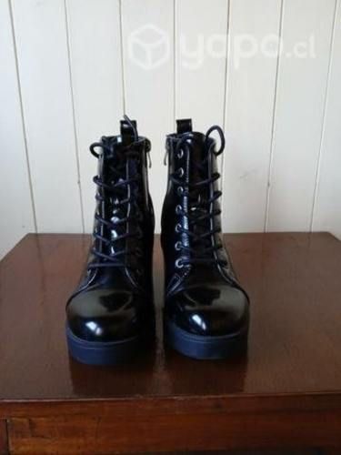 Botines marca Chalada