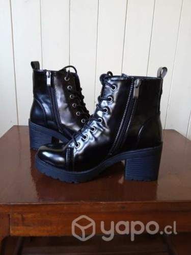 Botines marca Chalada