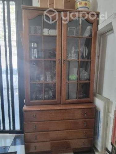 Vitrina antiguq madera con iluminacion