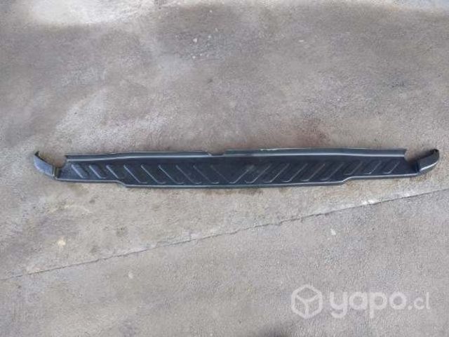 Moldura Parachoque Nissan NP300 TRASERO