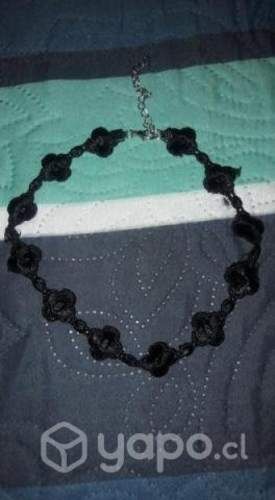 Collar negro flores hilo Nuevo