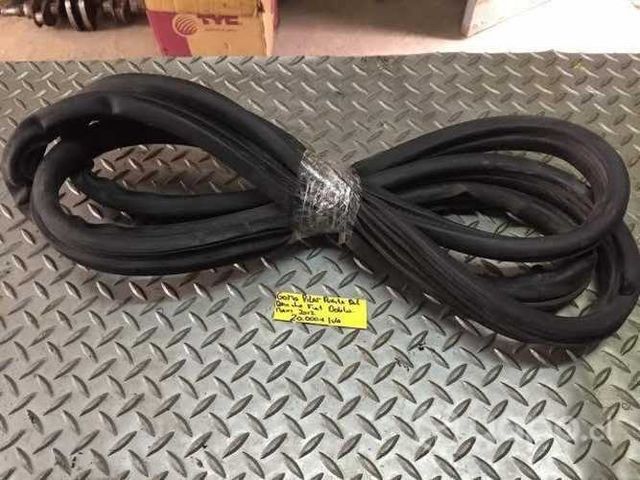 Goma contorno pilar delantera der Fiat Doblo