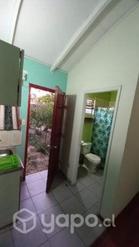 Pieza con baño y acceso independiente