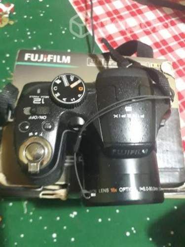 camara fotografica y balanza digital