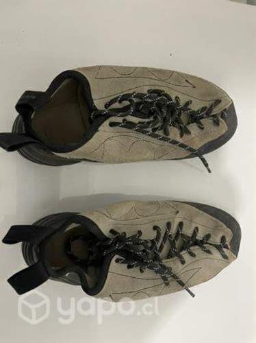 Escalada zapatillas y arnés