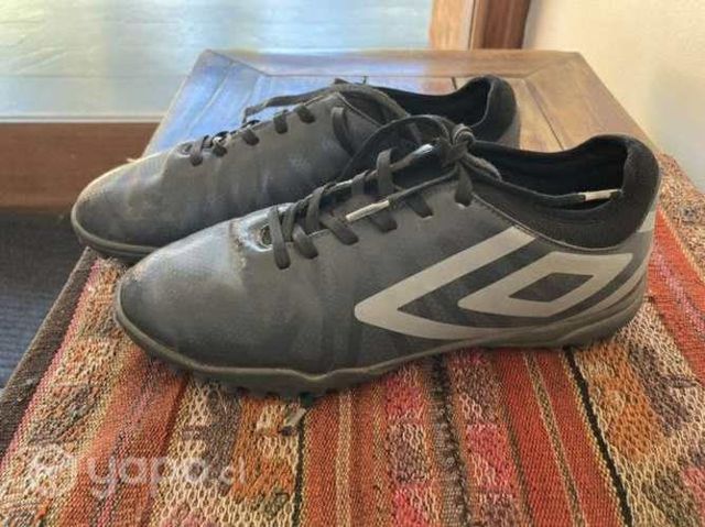 Zapatillas baby fútbol Umbro talla 38