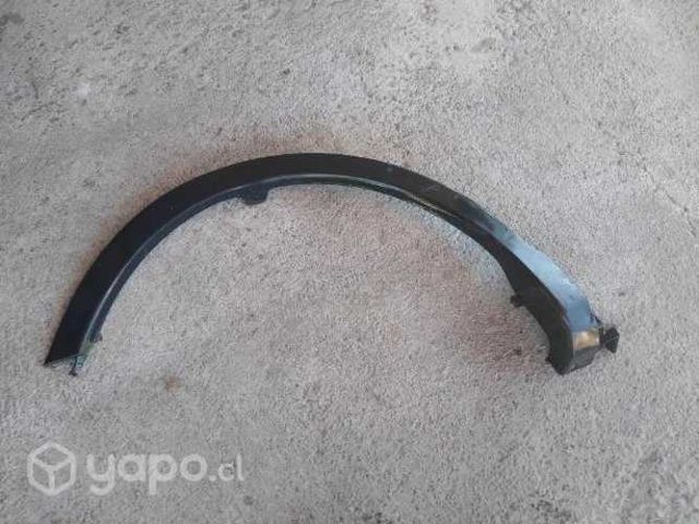 Moldura Toyota Rav4 13/16 delantera izquierda