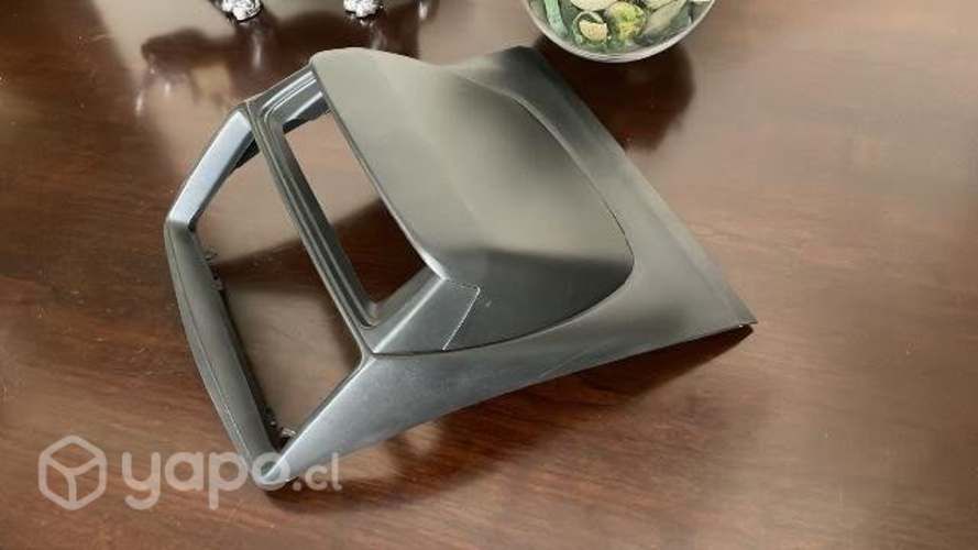 Bisel radio Mitsubishi L200