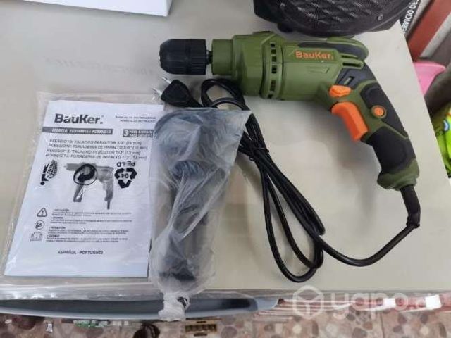 Taladro marca bauker