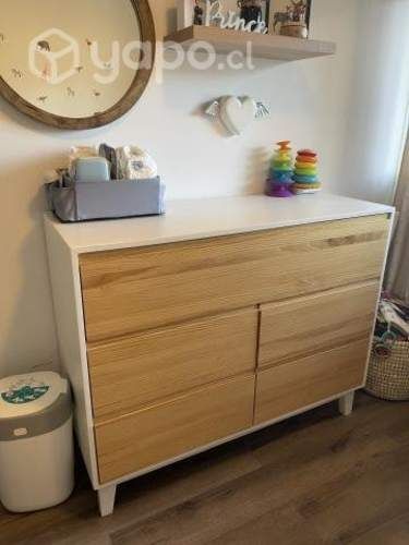 Comoda Madera Blanca con madera clara