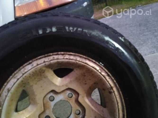 Neumatico 235/75/R15