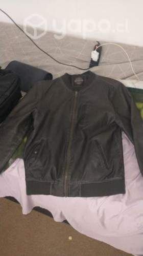 Chaqueta cuerina
