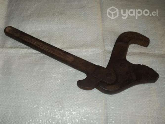 Antigua Llave Auto Regulable U.S.A. Pat. 1903