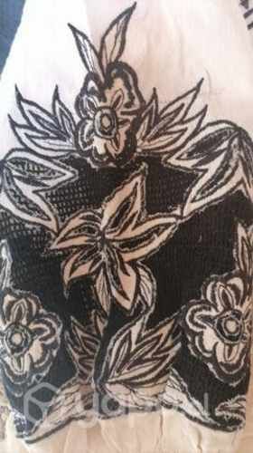 Blusa de verano bordada talla M