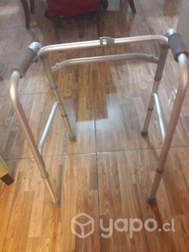 Andador adulto mayor