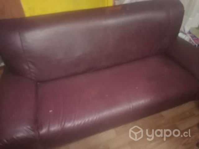 Sillón vintage, ecocuero grueso,firme