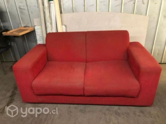 Sofá rojo usado