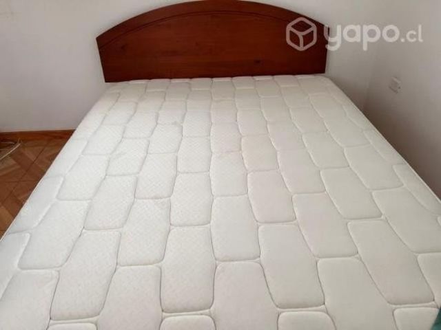 Cama 2 plazas con veladores y colchón